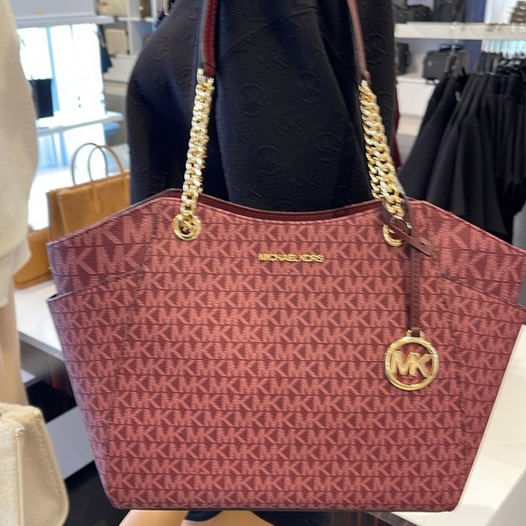 MICHAEL KORS 
Jet Set Travel Large Chain Shoulder Bag & JST LgCONTINENTAL wallet - Picture 14 of 16